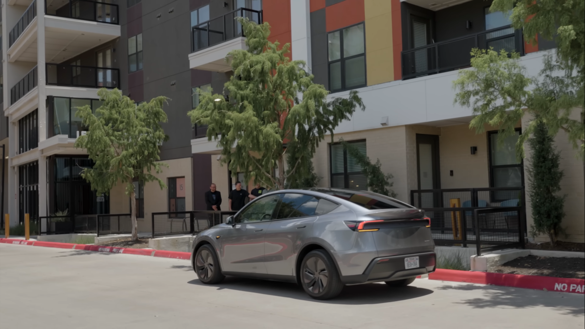 First Fully Autonomous Model Y Delivered From Giga Texas